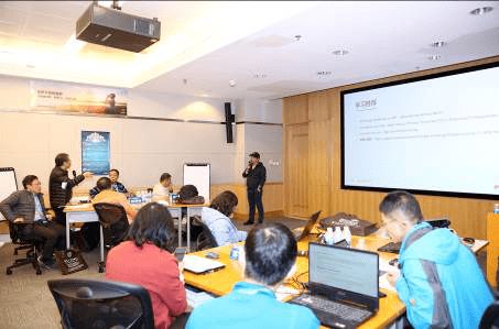 為學生注入計算機學科基因 計算機技術(shù)培訓的價值與路徑